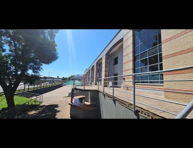 INDUSTRIAL PROPERTY TO RENT IN HALFWAY HOUSE